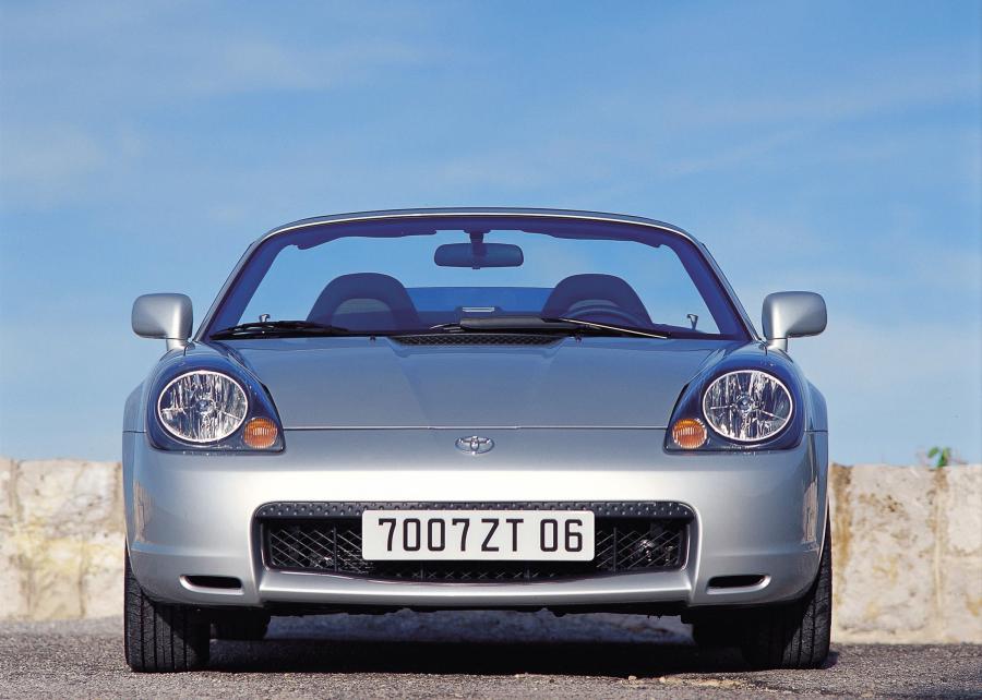  Toyota MR2 1999 года  (фото 36 из 45)